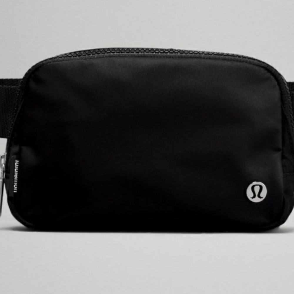 Lululemon everywhere belt Bag new - Picture 3 of 5